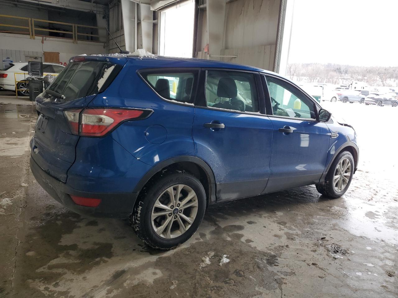 2017 FORD ESCAPE S - Фото 3