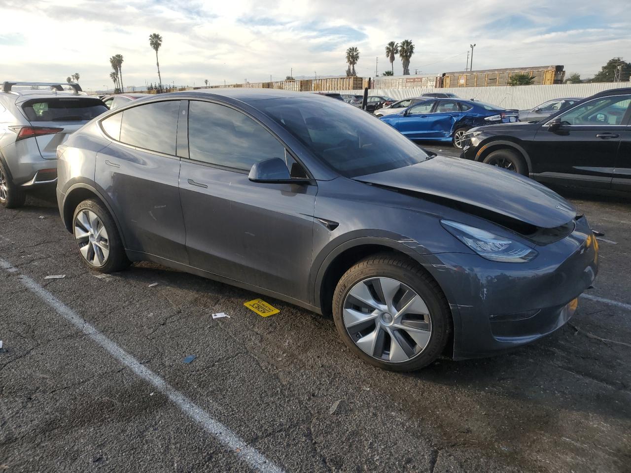 2023 TESLA MODEL Y - Фото 4