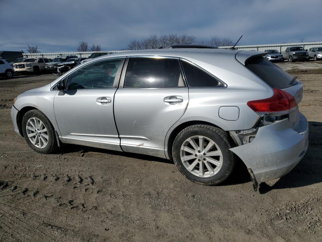 2011 TOYOTA VENZA - Фото 2