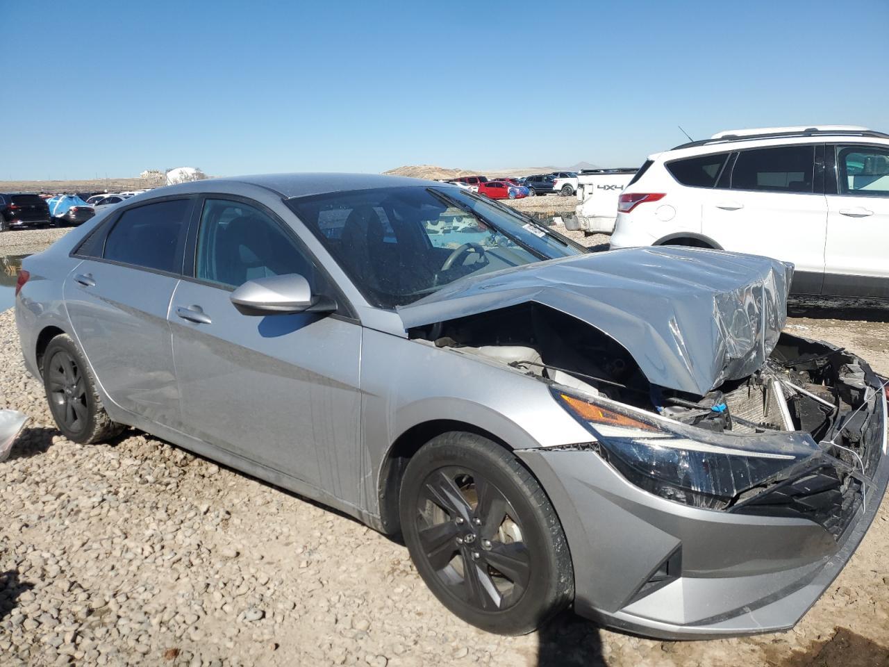2022 HYUNDAI ELANTRA SE - Image 4