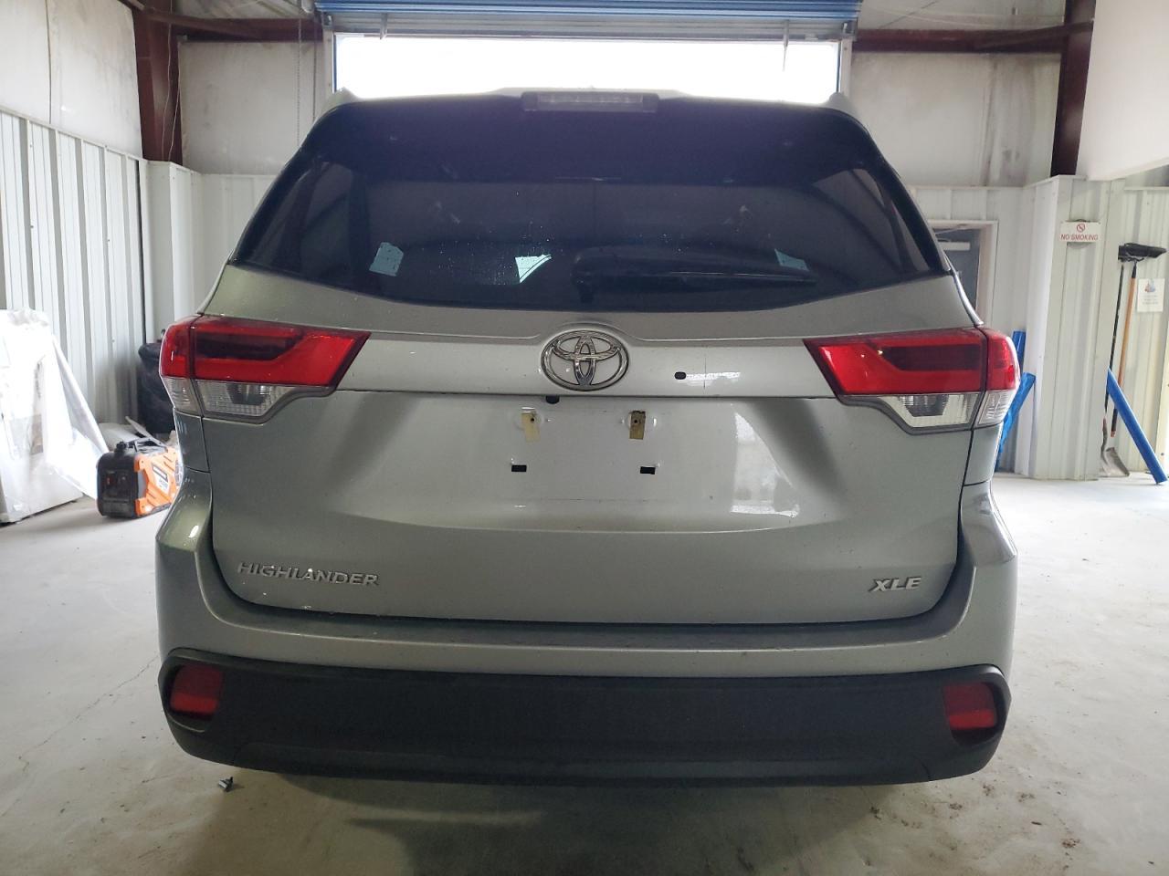 2019 TOYOTA HIGHLANDER - Image 6