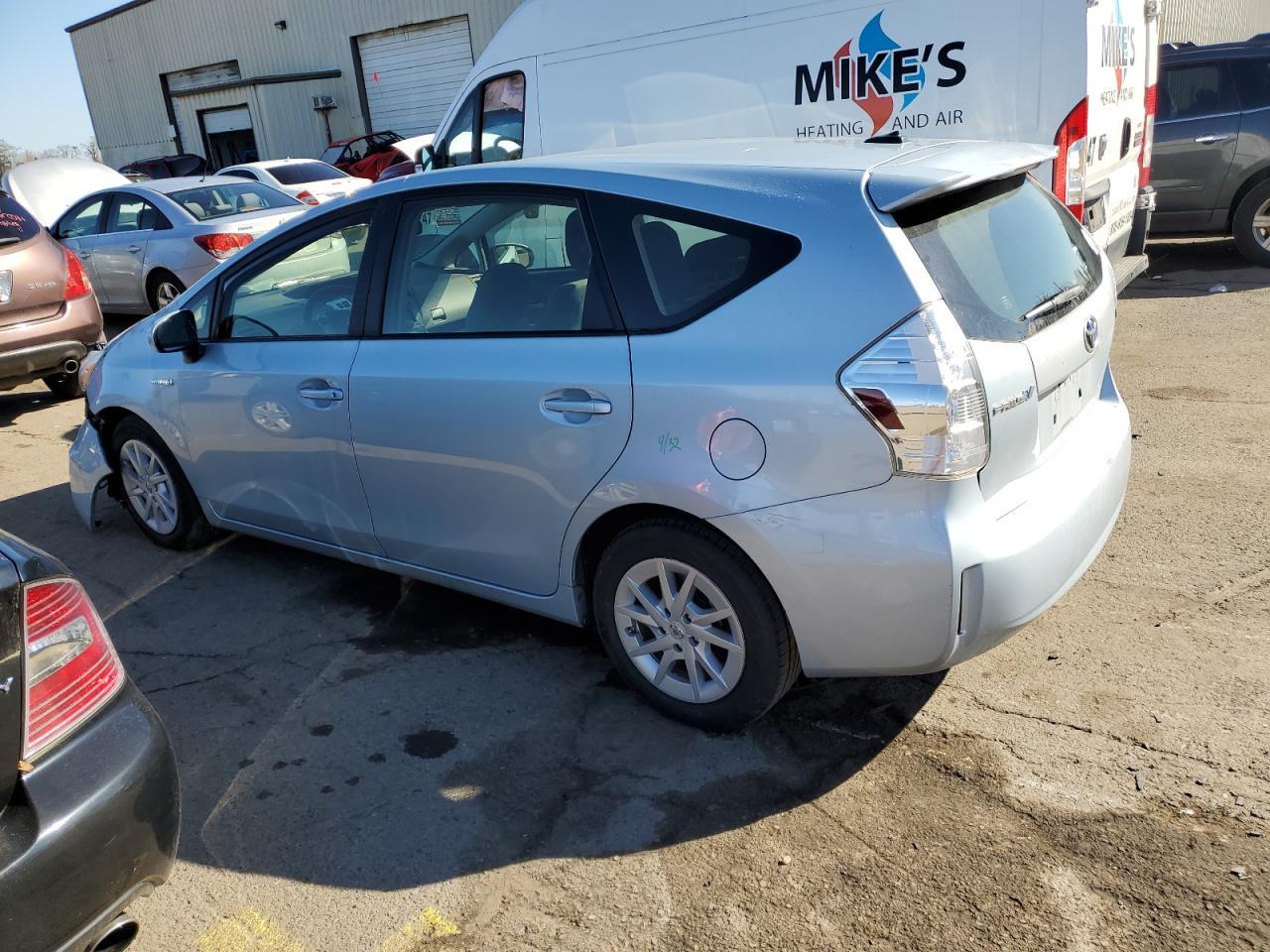 2013 TOYOTA PRIUS V - Image 2