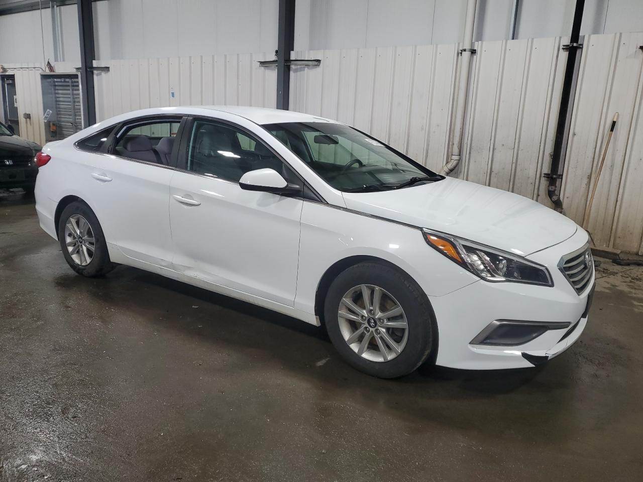 2017 HYUNDAI SONATA SE - Фото 4