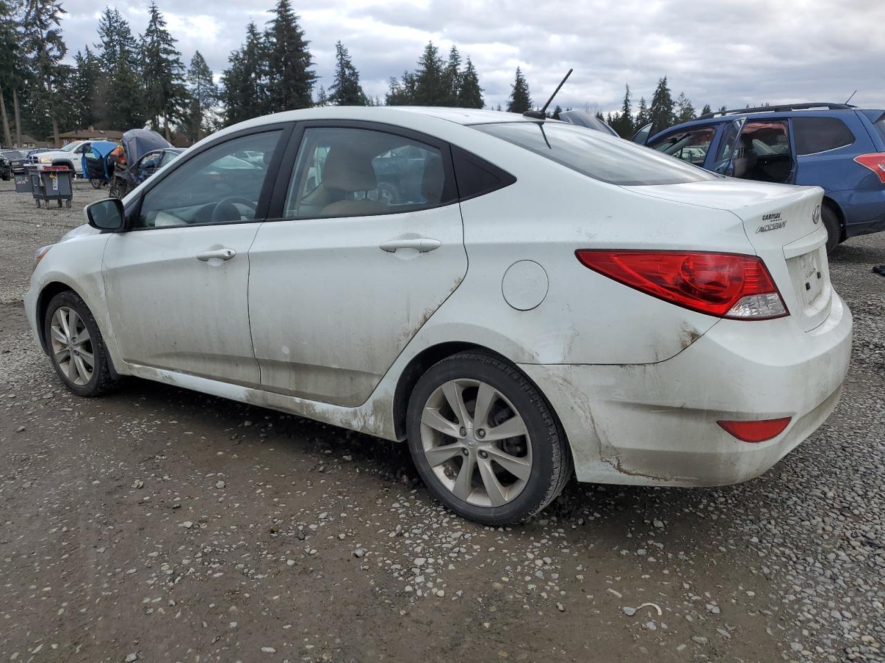 2012 HYUNDAI ACCENT GLS - Image 2