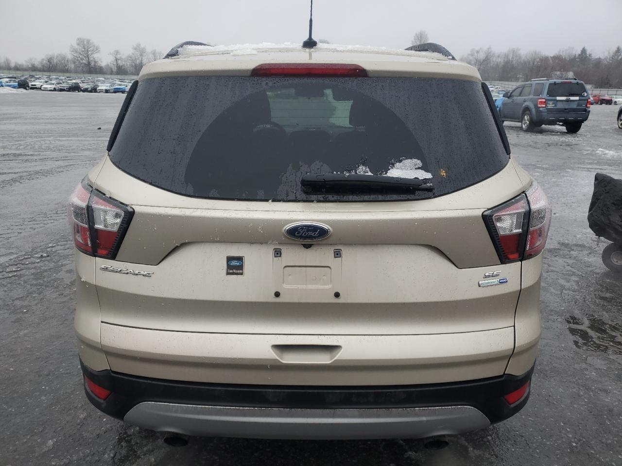2017 FORD ESCAPE SE - Image 6