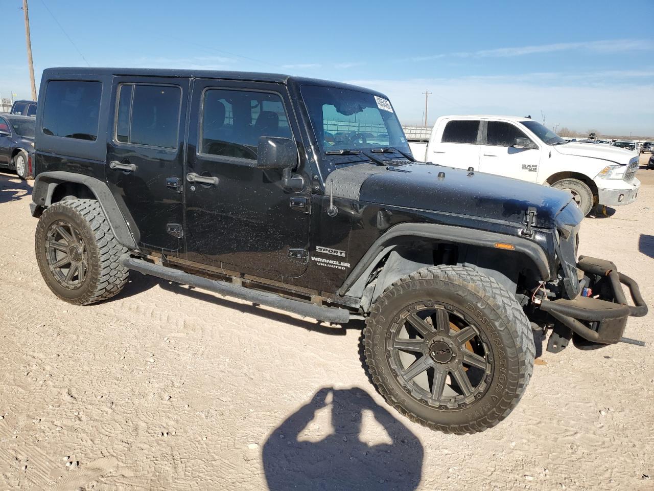 2017 JEEP WRANGLER U - Image 4