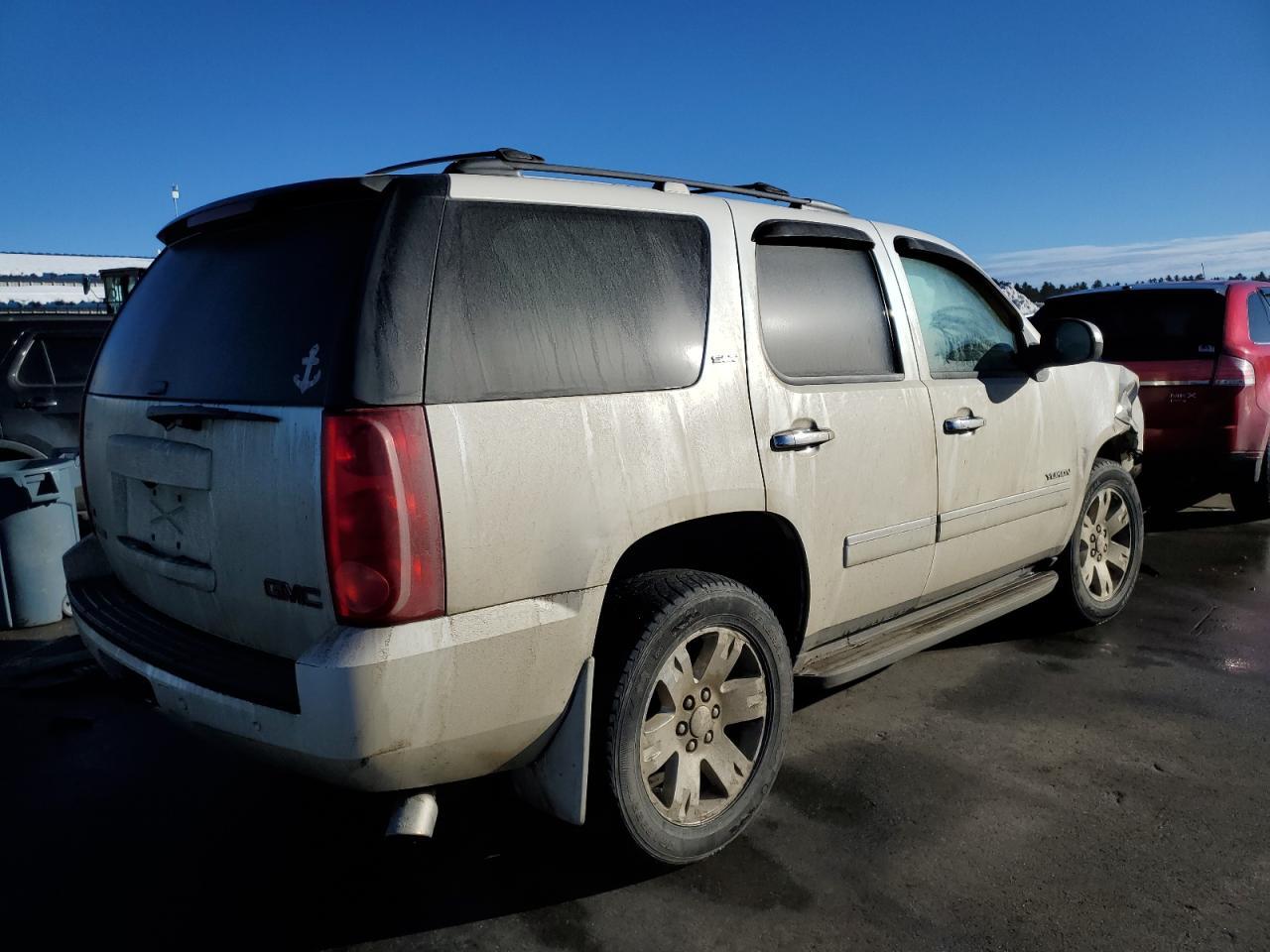 2012 GMC YUKON SLT - Image 3