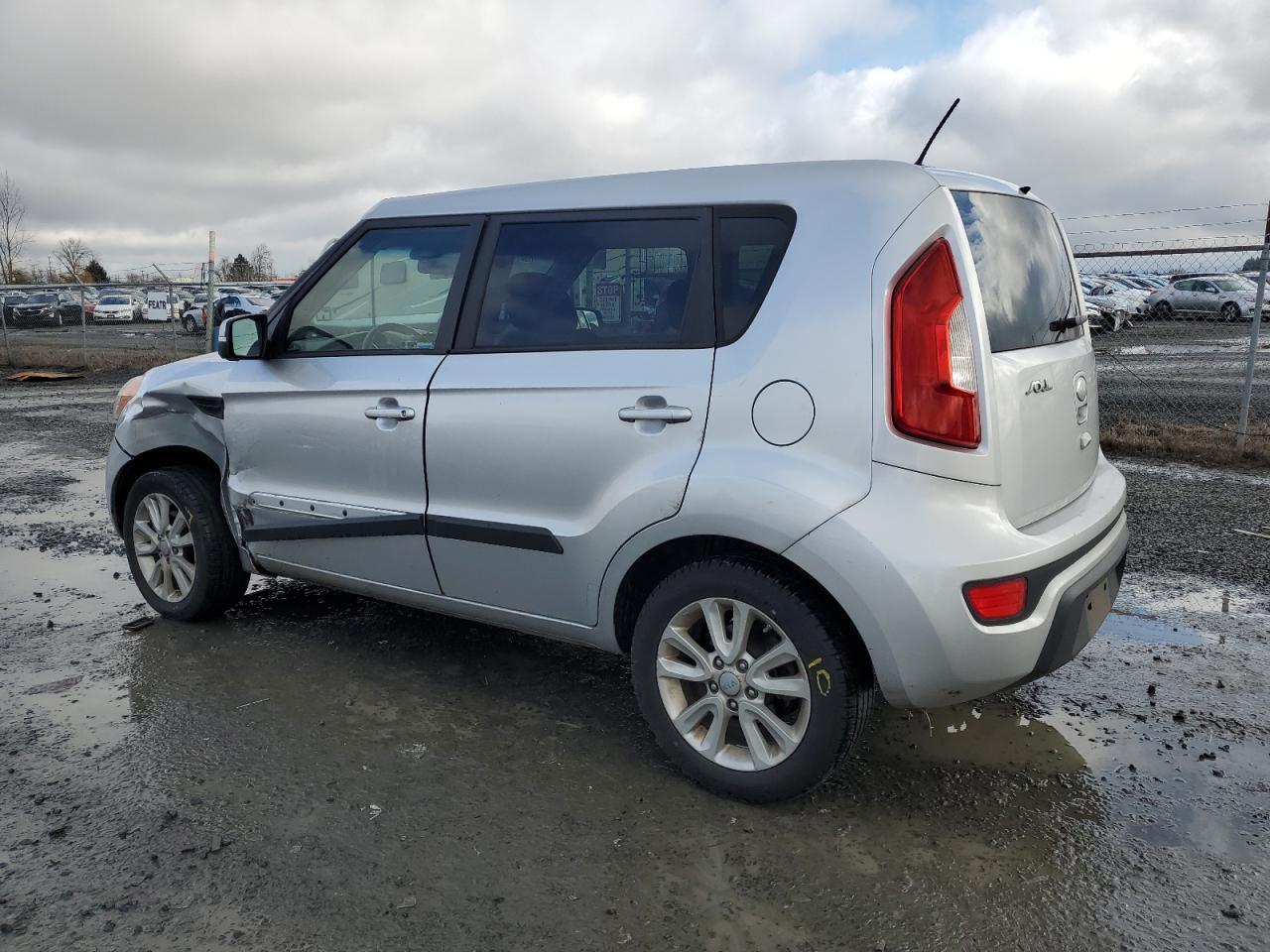 2013 KIA SOUL + - Image 2
