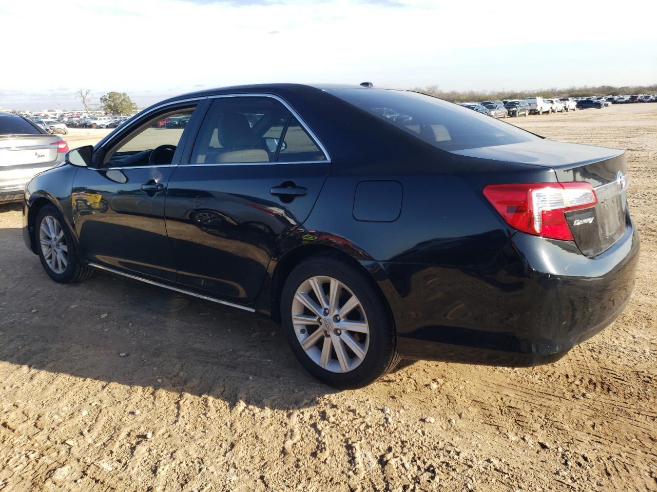 2013 TOYOTA CAMRY L - Фото 2