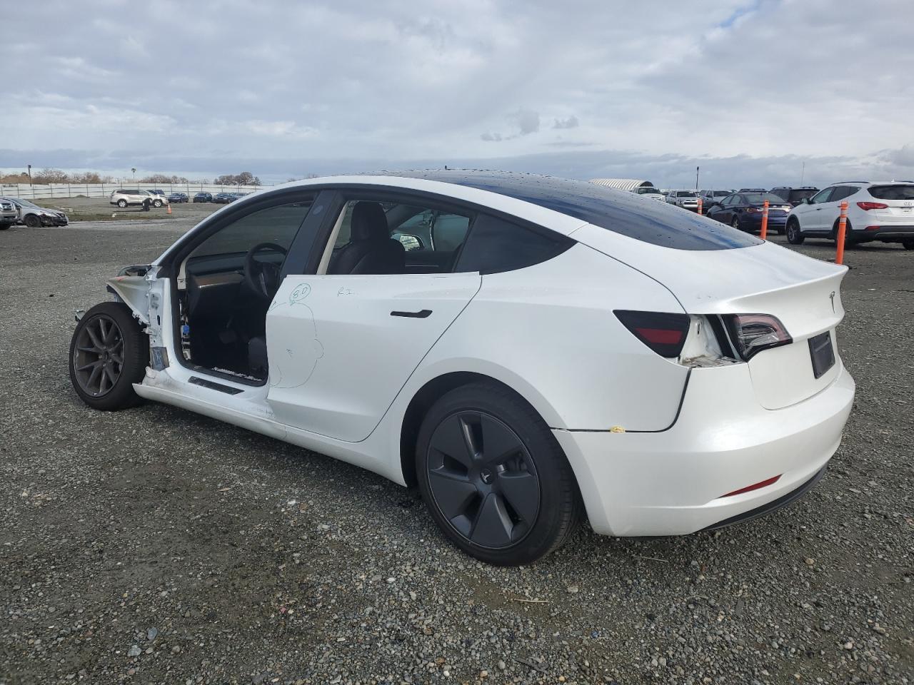 2023 TESLA MODEL 3 - Фото 2