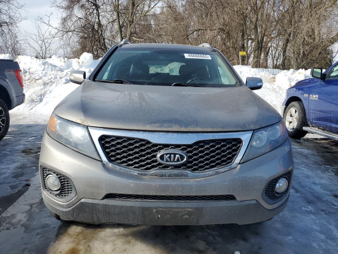 2012 KIA SORENTO EX - Image 5