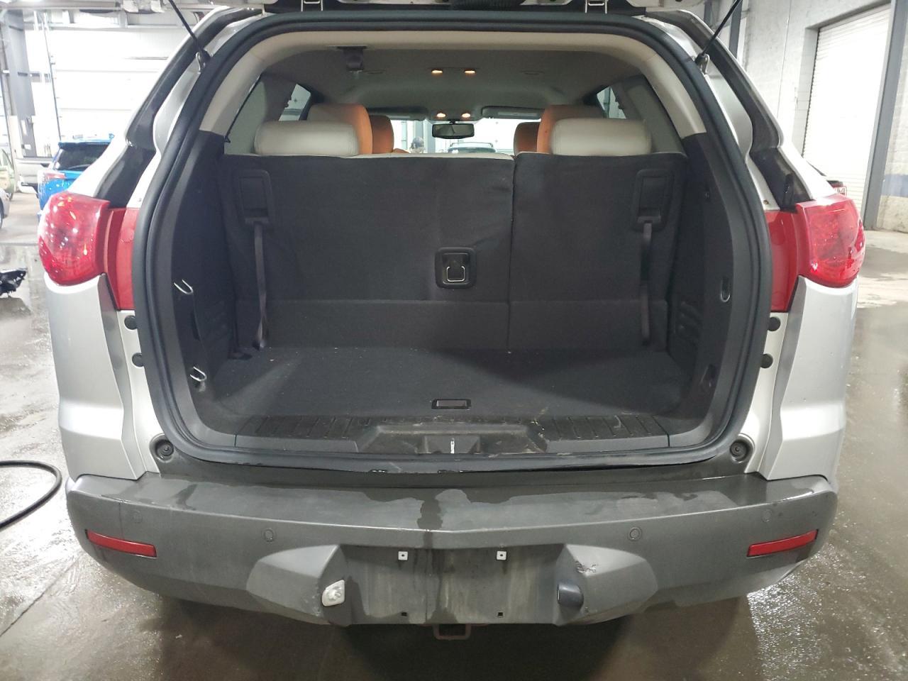 2011 CHEVROLET TRAVERSE L - Image 6