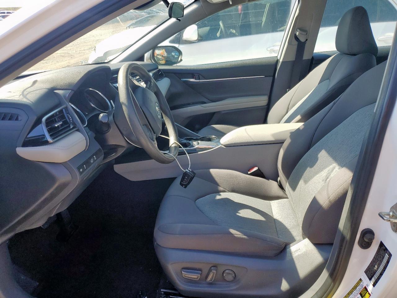 2019 TOYOTA CAMRY L - Image 7
