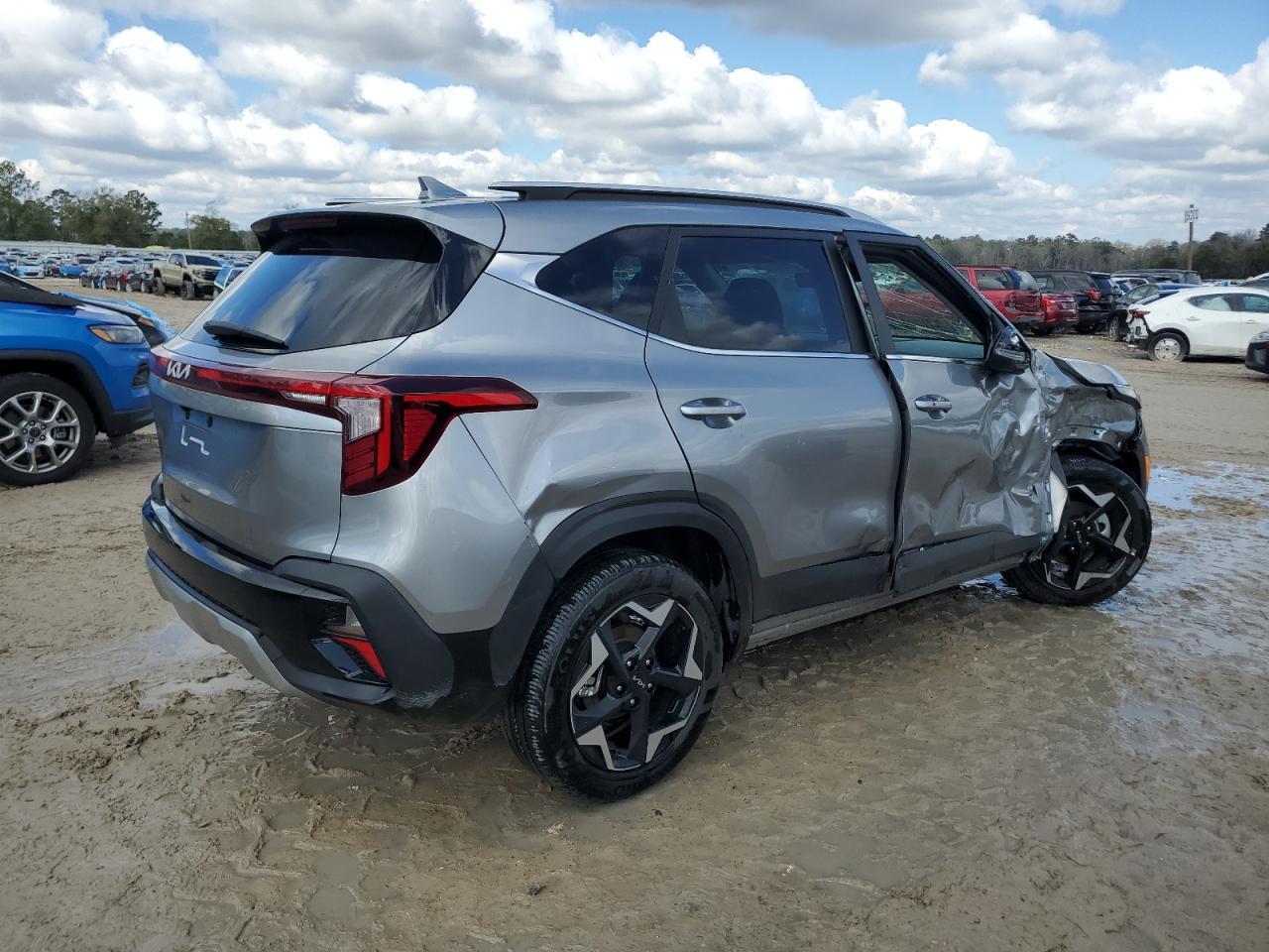 2024 KIA SELTOS EX - Image 3