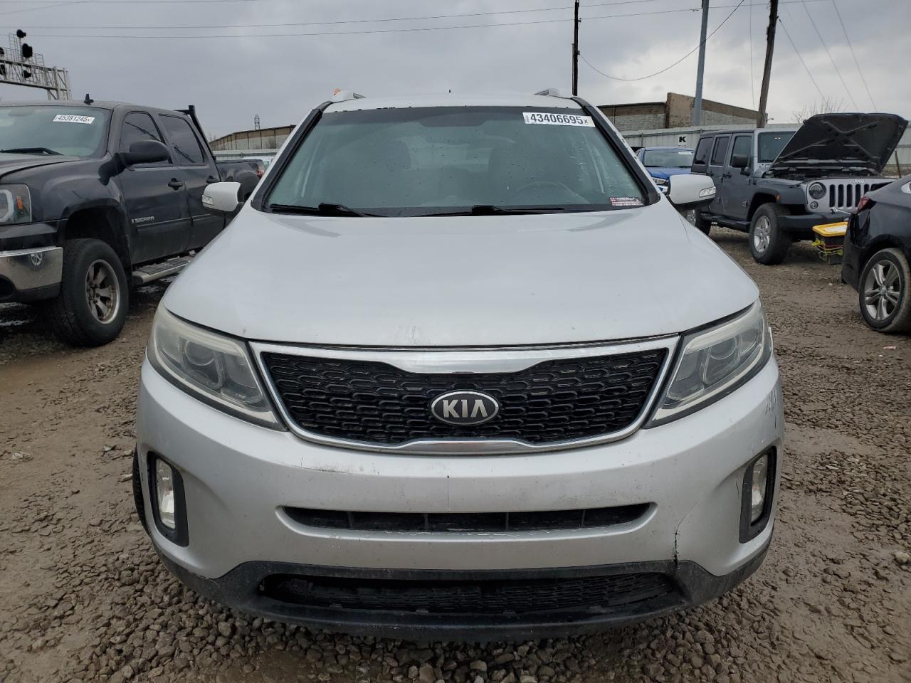 2014 KIA SORENTO LX - Image 5