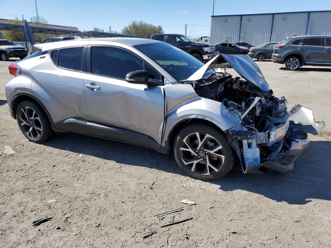 2018 TOYOTA C-HR XLE - Фото 4