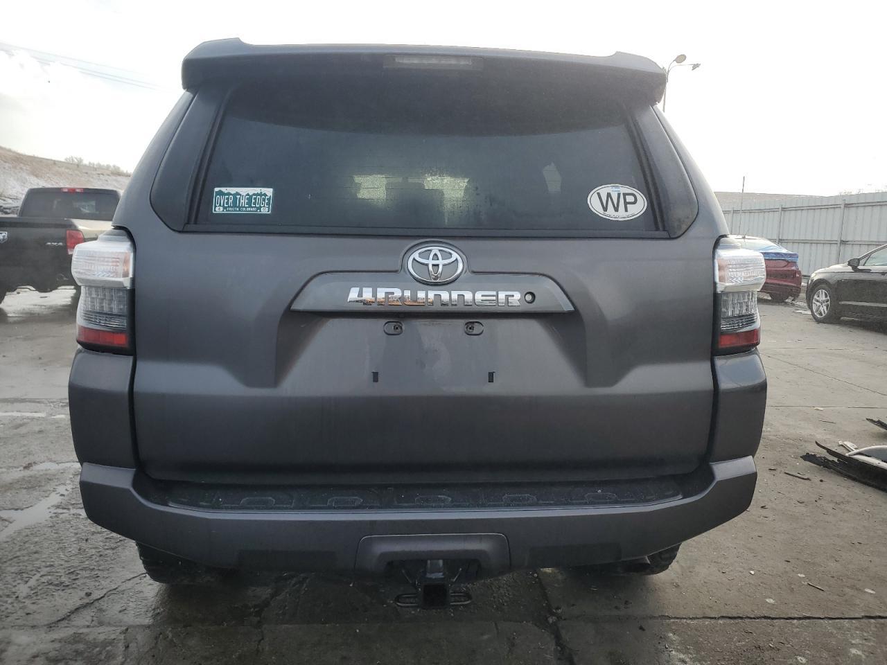 2017 TOYOTA 4RUNNER SR - Image 6