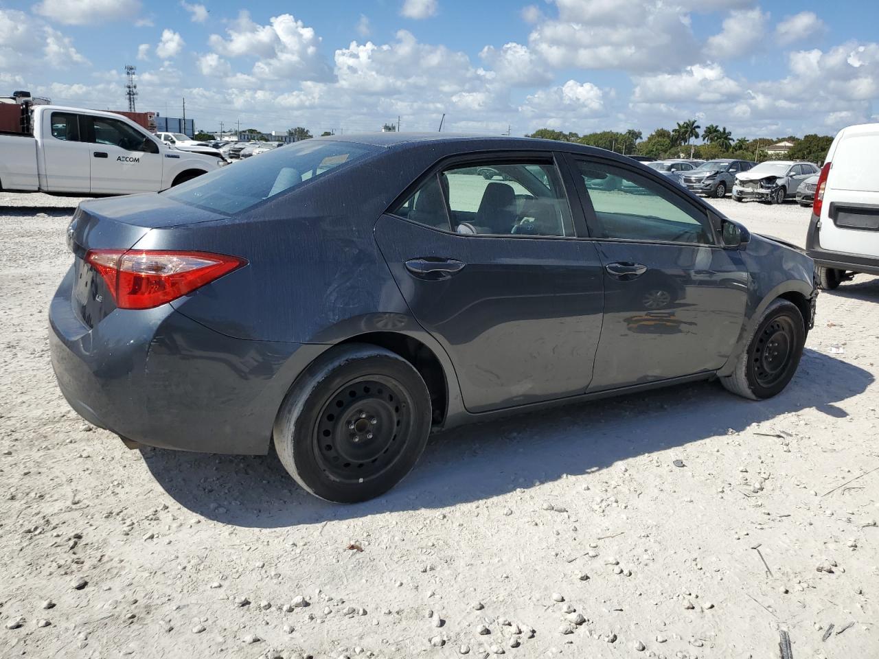 2018 TOYOTA COROLLA L - Image 3