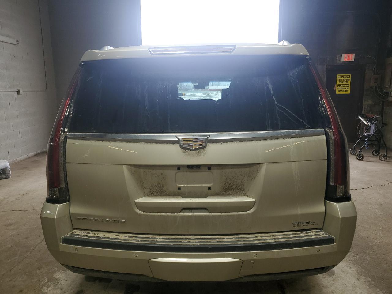 2017 CADILLAC ESCALADE E - Фото 6