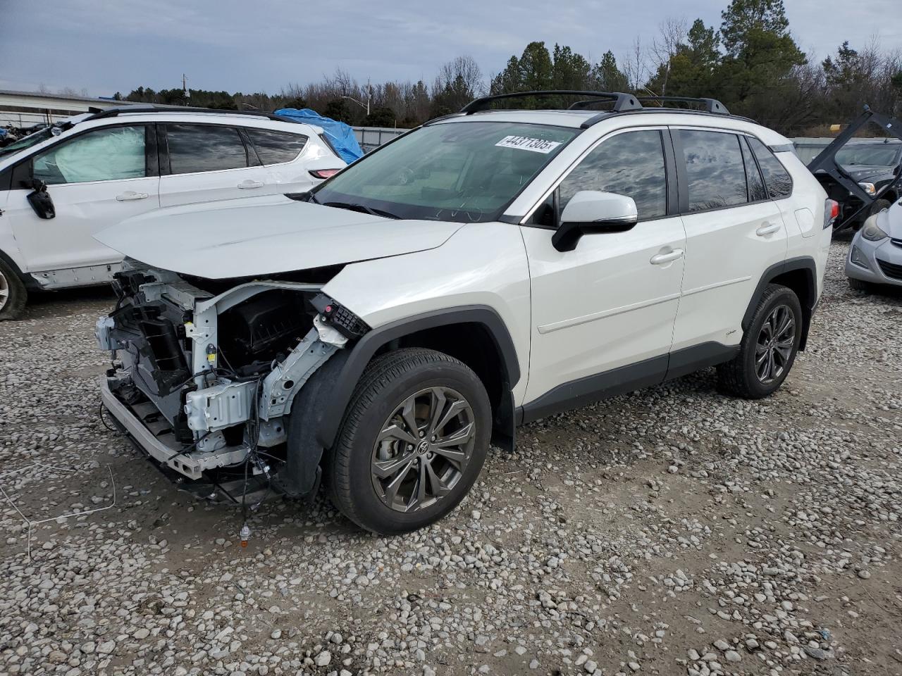 2022 TOYOTA RAV4 XLE P