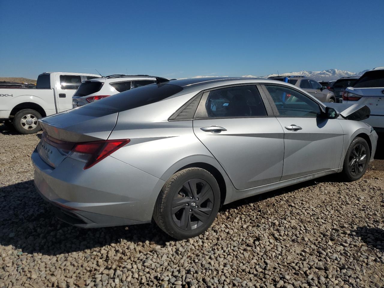 2022 HYUNDAI ELANTRA SE - Image 3