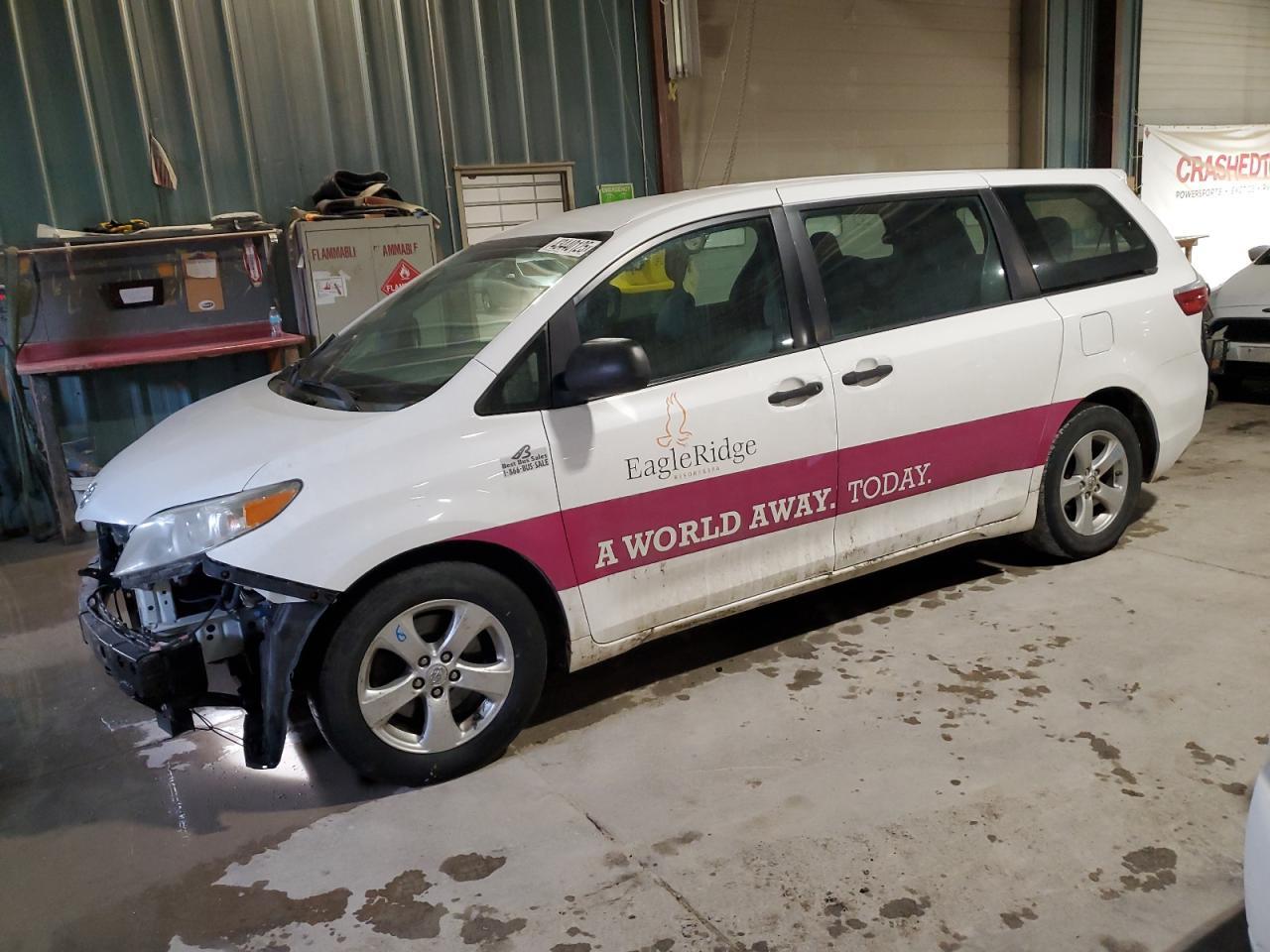 2015 TOYOTA SIENNA
