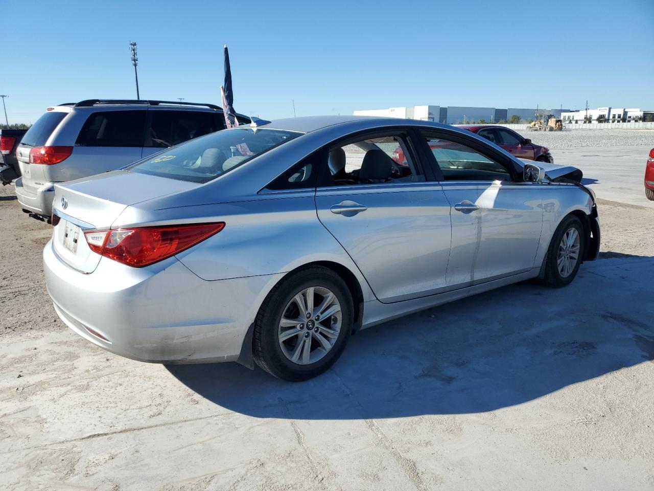 2013 HYUNDAI SONATA GLS - Фото 3