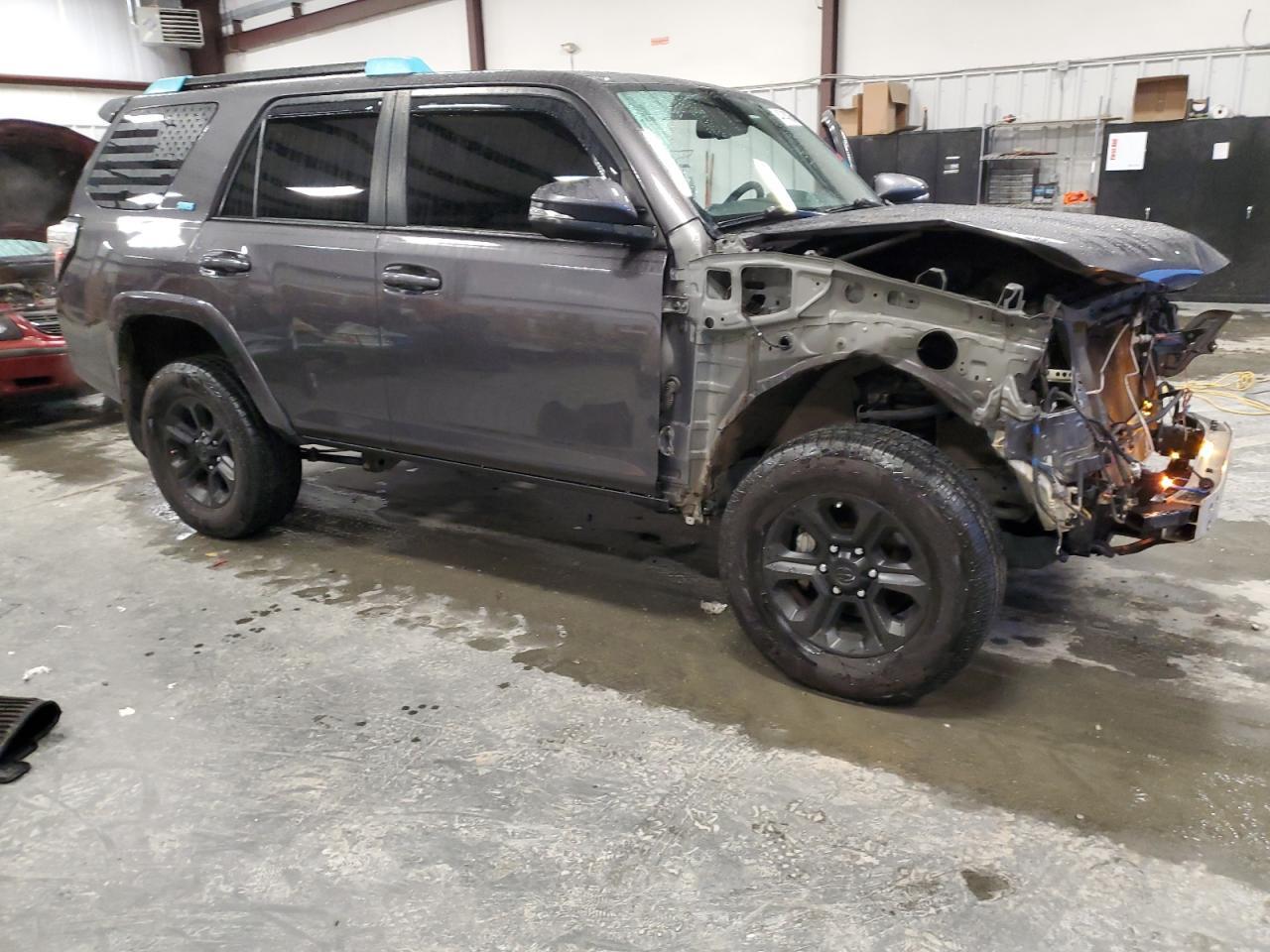 2020 TOYOTA 4RUNNER SR