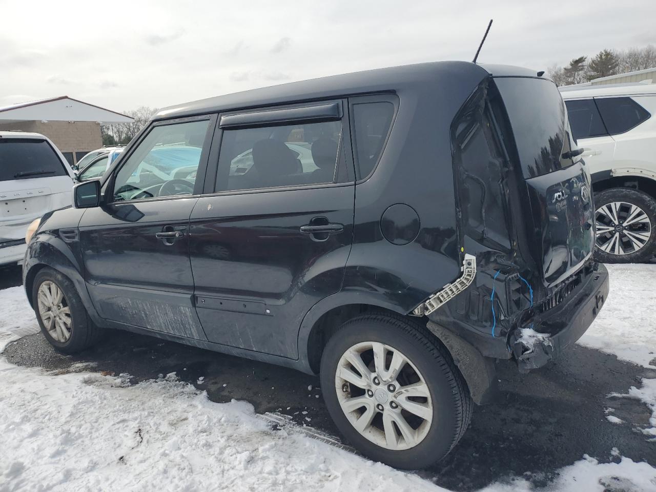 2013 KIA SOUL + - Image 2