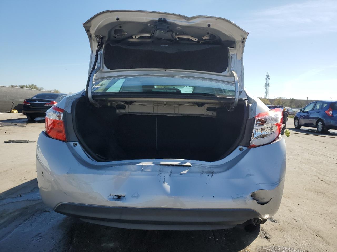 2015 TOYOTA COROLLA L - Image 6
