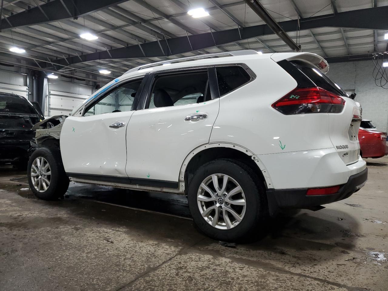 2017 NISSAN ROGUE SV - Фото 2