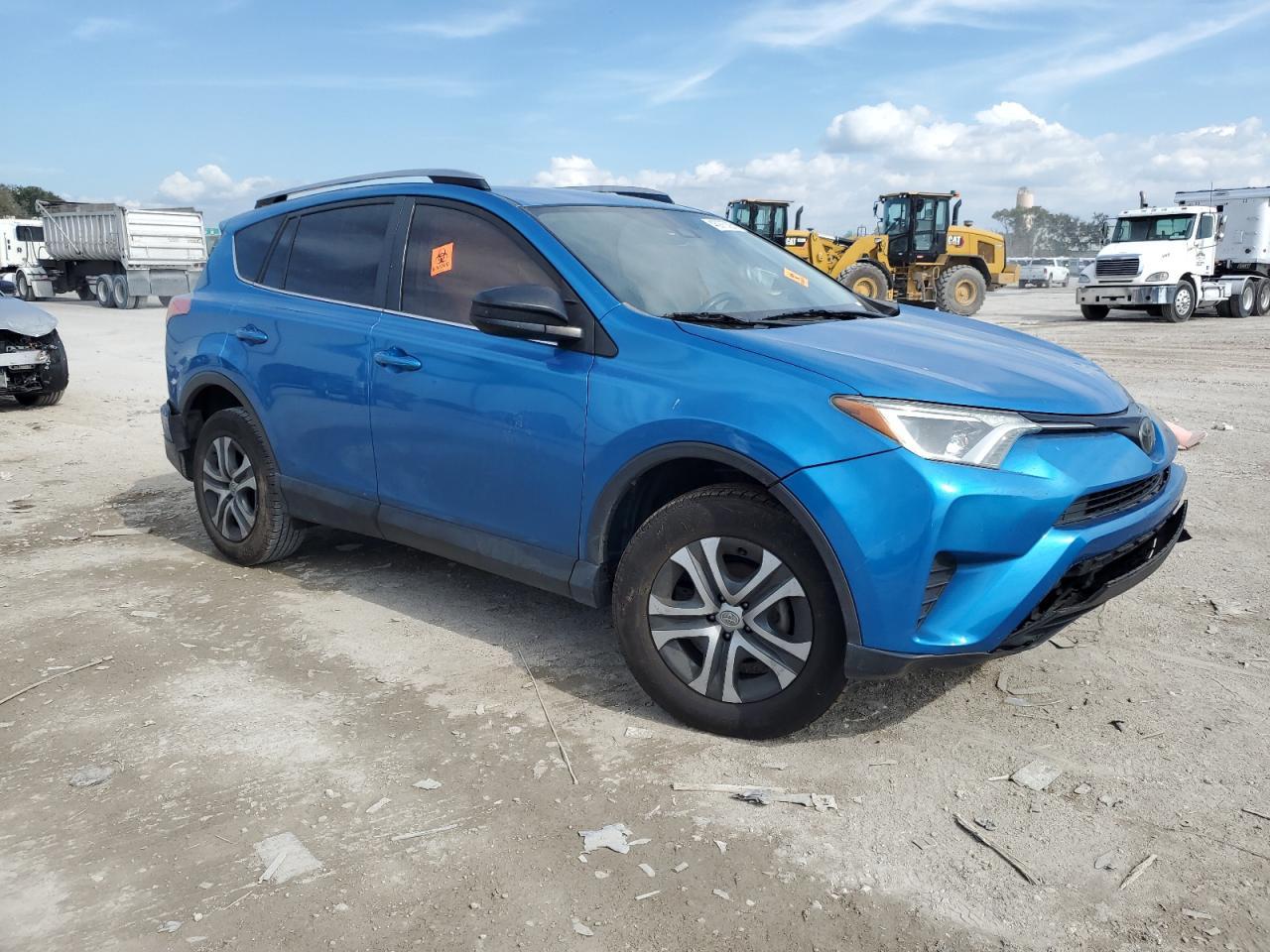 2018 TOYOTA RAV4 LE - Image 4