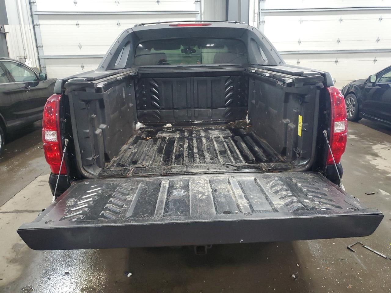2012 CHEVROLET AVALANCHE - Image 6