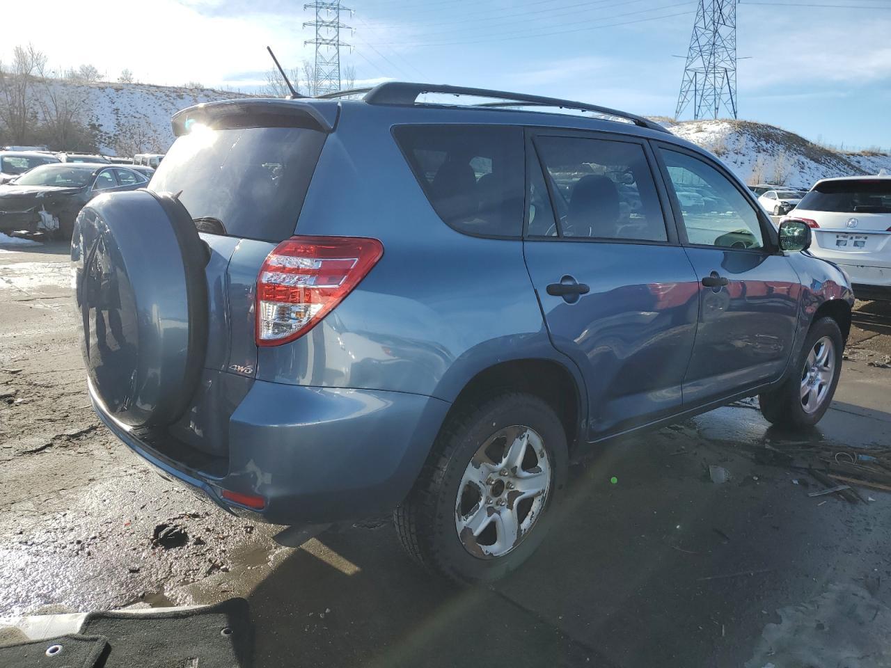 2011 TOYOTA RAV4 - Фото 3
