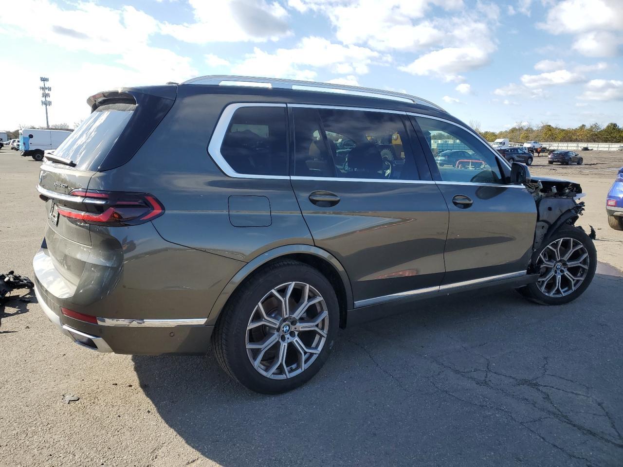 2024 BMW X7 XDRIVE4 - Image 3