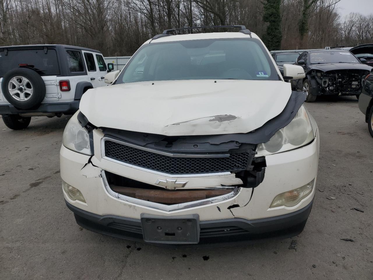 2011 CHEVROLET TRAVERSE L - Фото 5