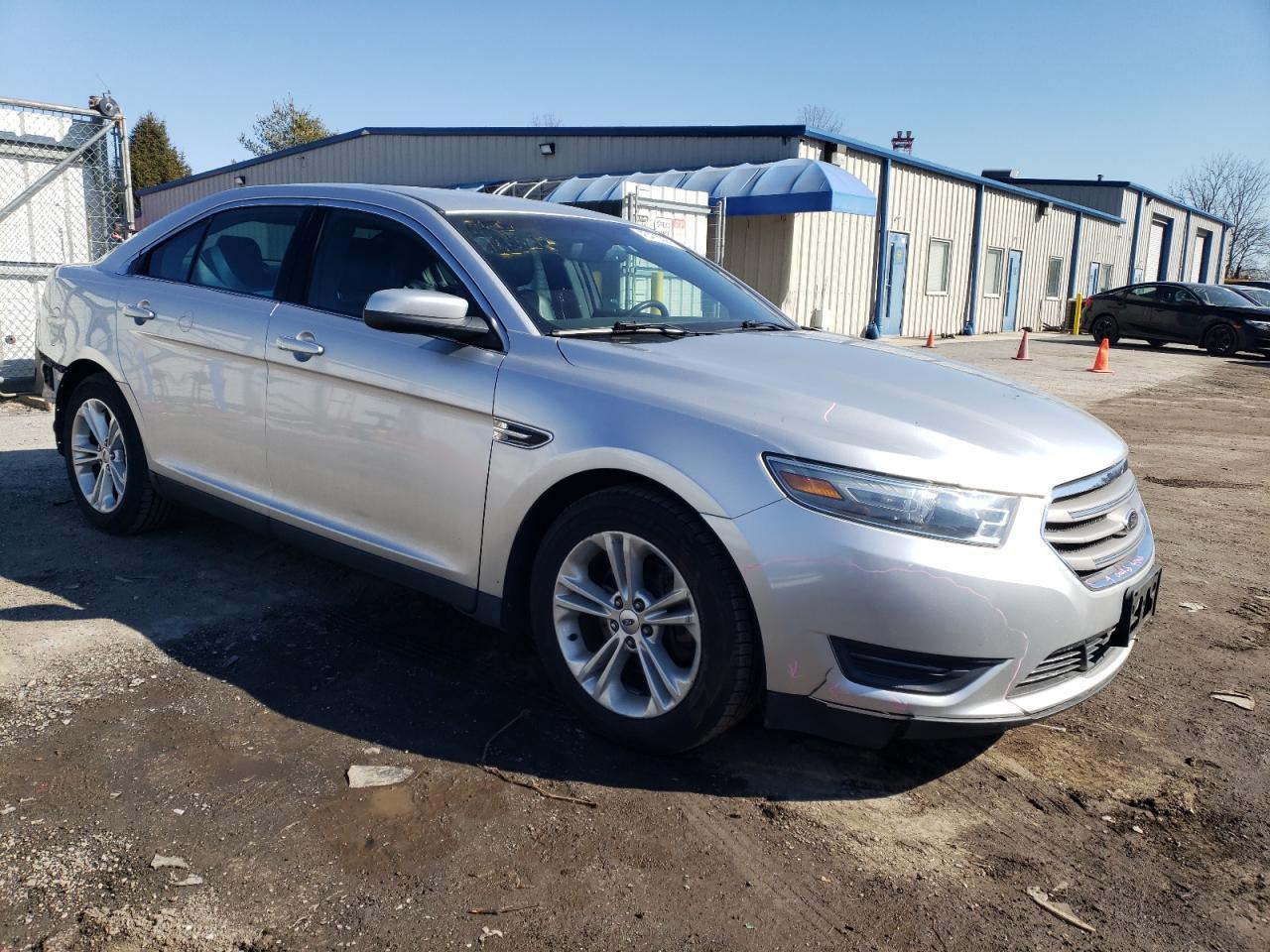 2013 FORD TAURUS SEL - Image 4