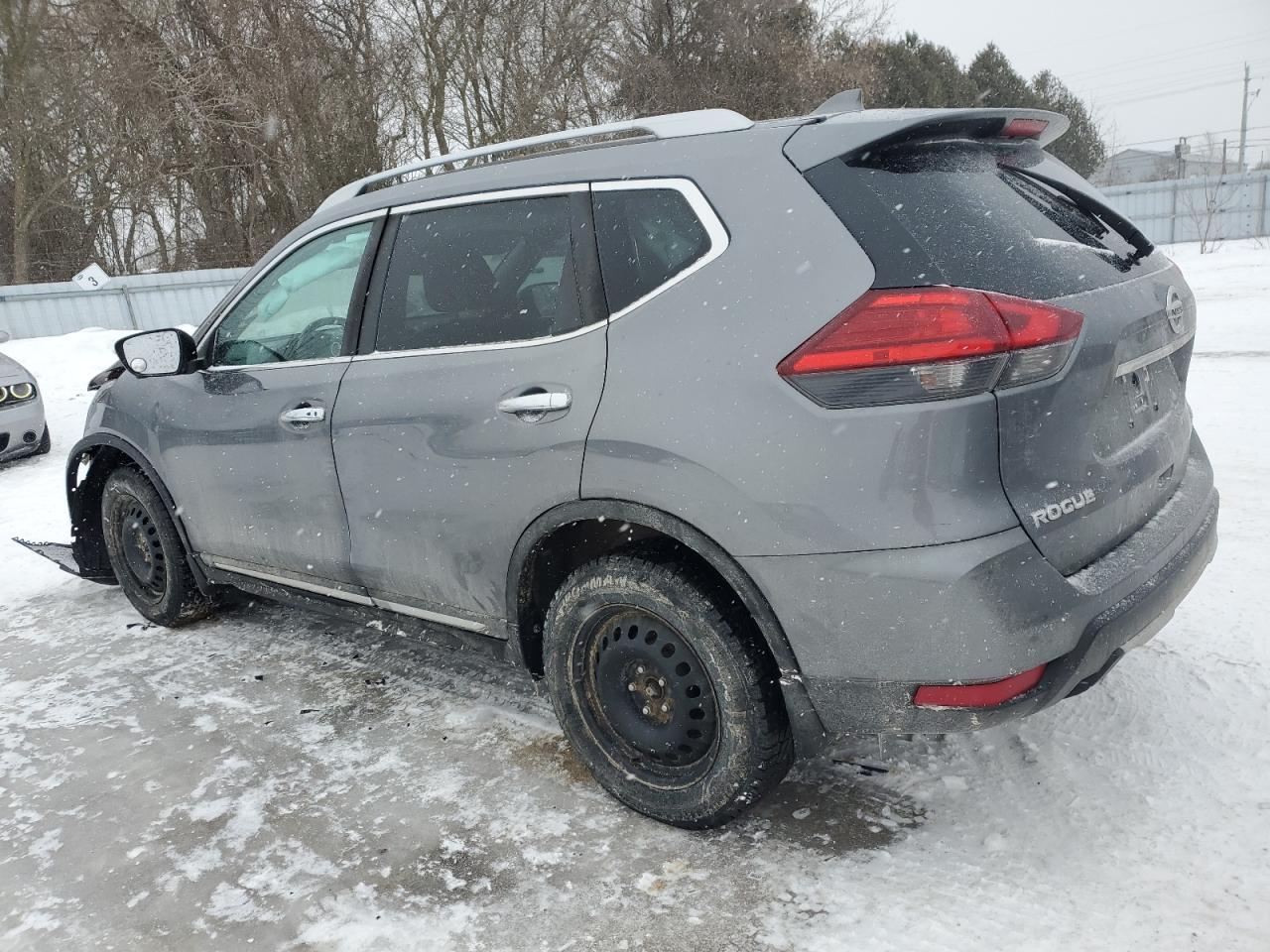 2017 NISSAN ROGUE SV - Image 2