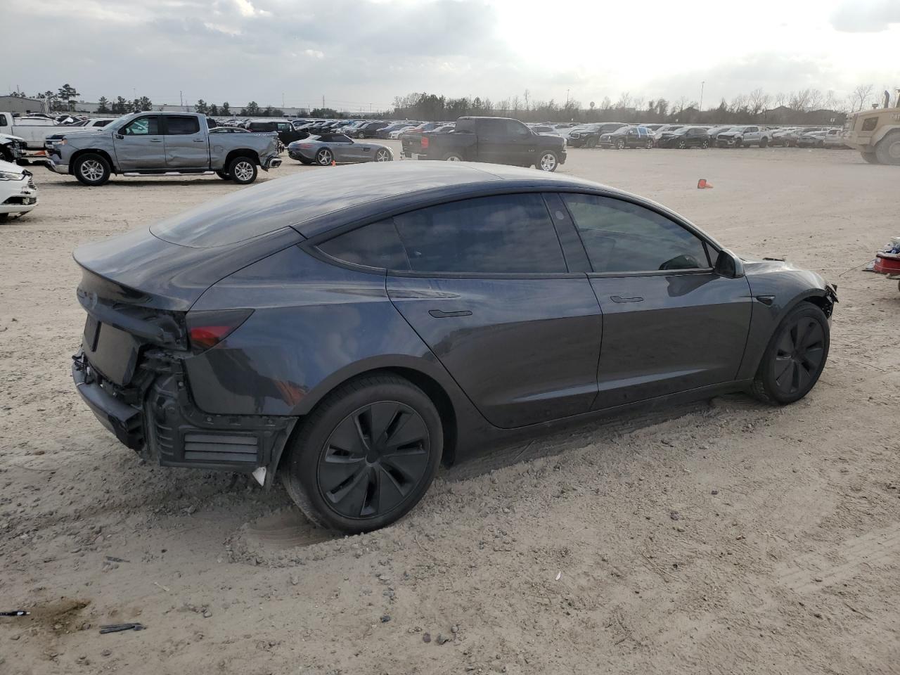 2024 TESLA MODEL 3 - Image 3