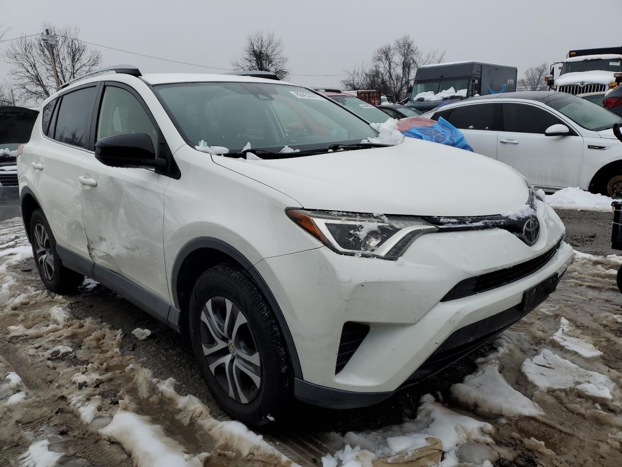 2017 TOYOTA RAV4 LE - Image 4