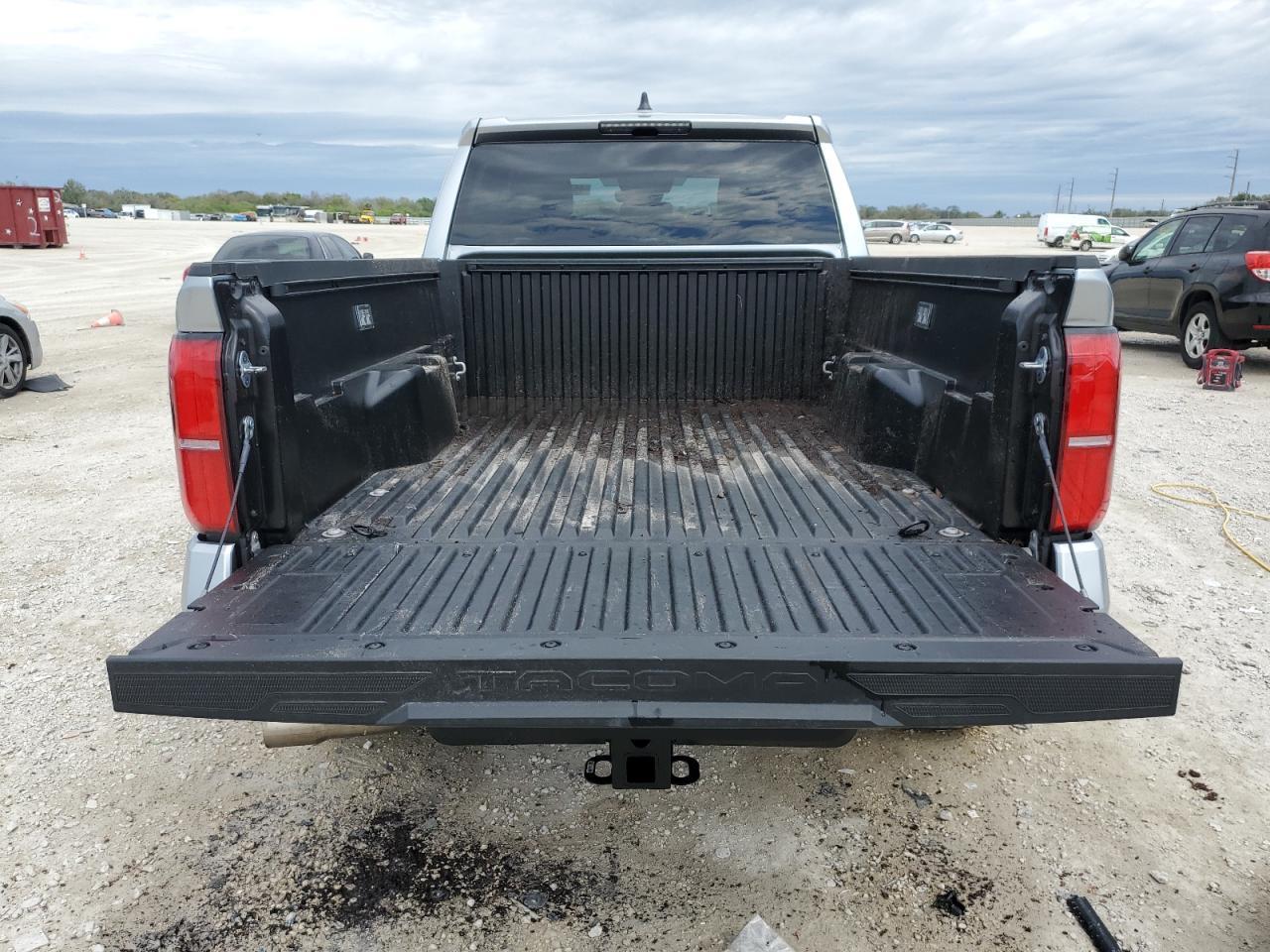 2024 TOYOTA TACOMA DOU - Фото 6