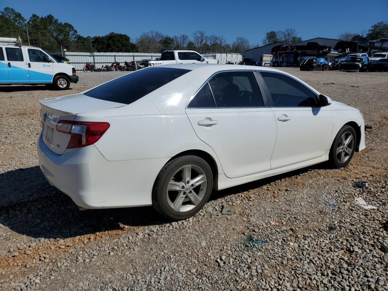 2014 TOYOTA CAMRY L - Image 3