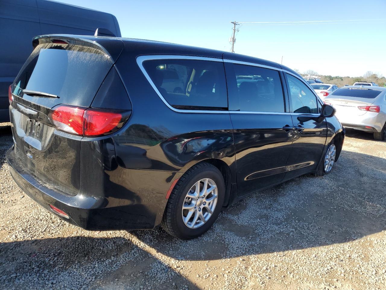 2022 CHRYSLER VOYAGER LX - Image 3