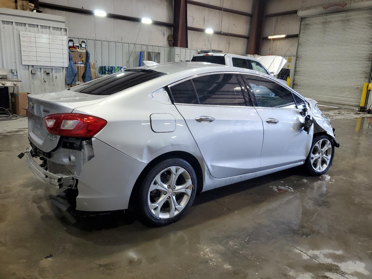 2017 CHEVROLET CRUZE PREM - Фото 3