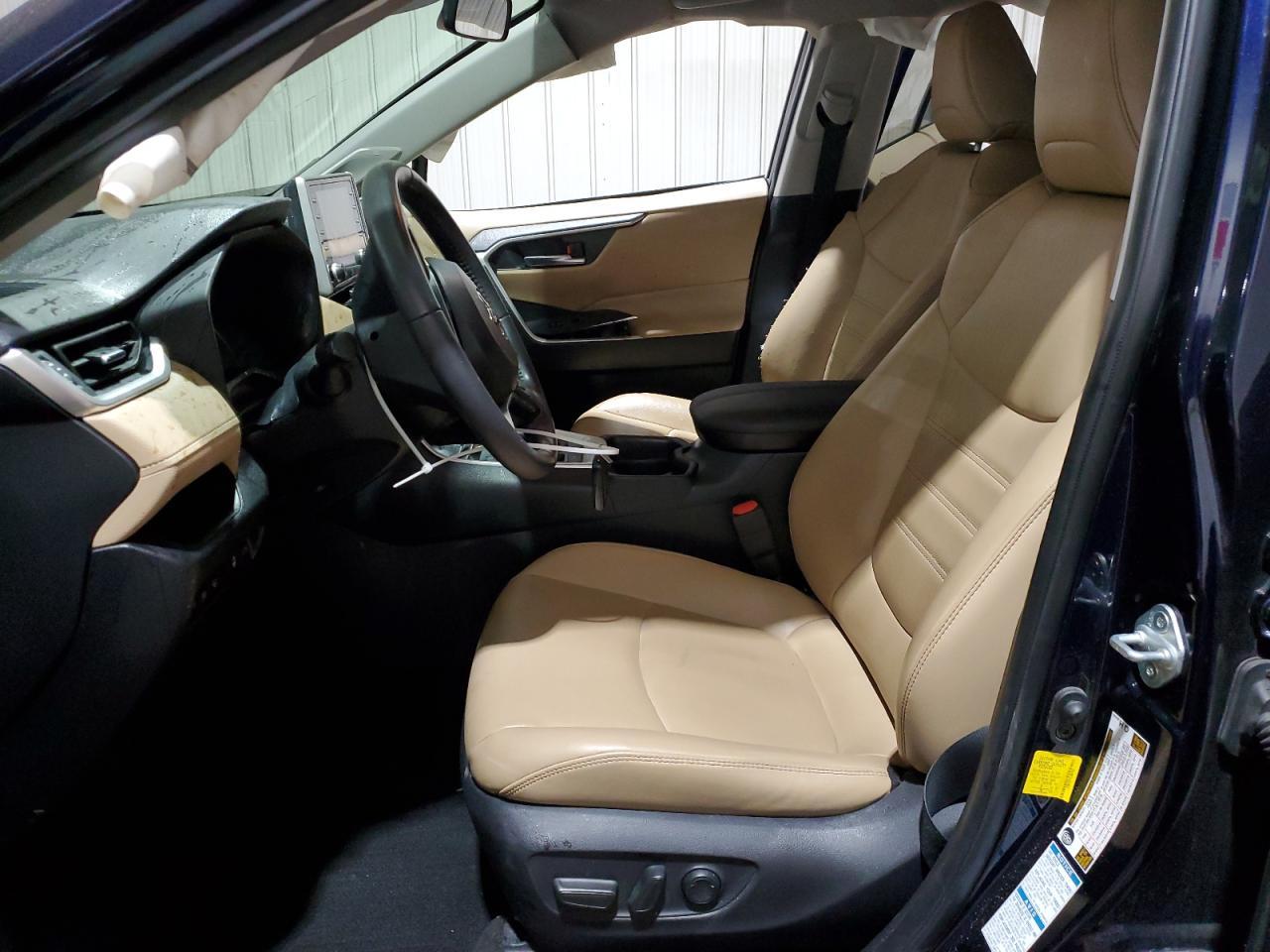 2020 TOYOTA RAV4 XLE P - Image 7