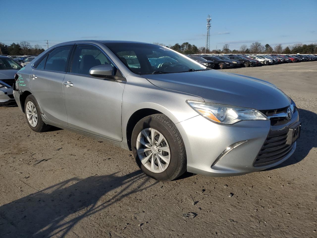 2015 TOYOTA CAMRY LE - Фото 4