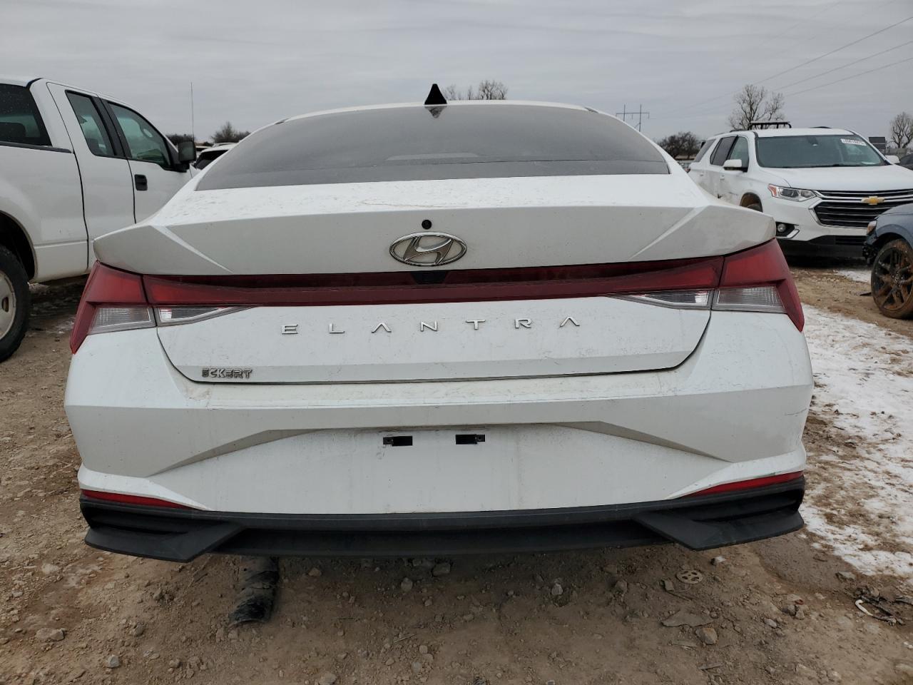 2022 HYUNDAI ELANTRA SE - Фото 6
