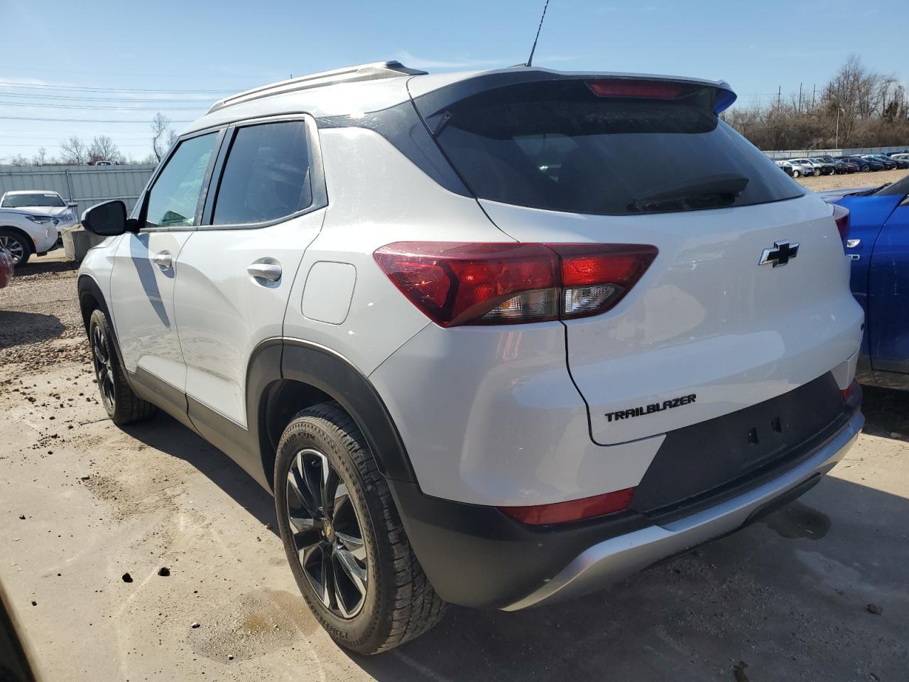 2021 CHEVROLET TRAILBLAZE - Image 2
