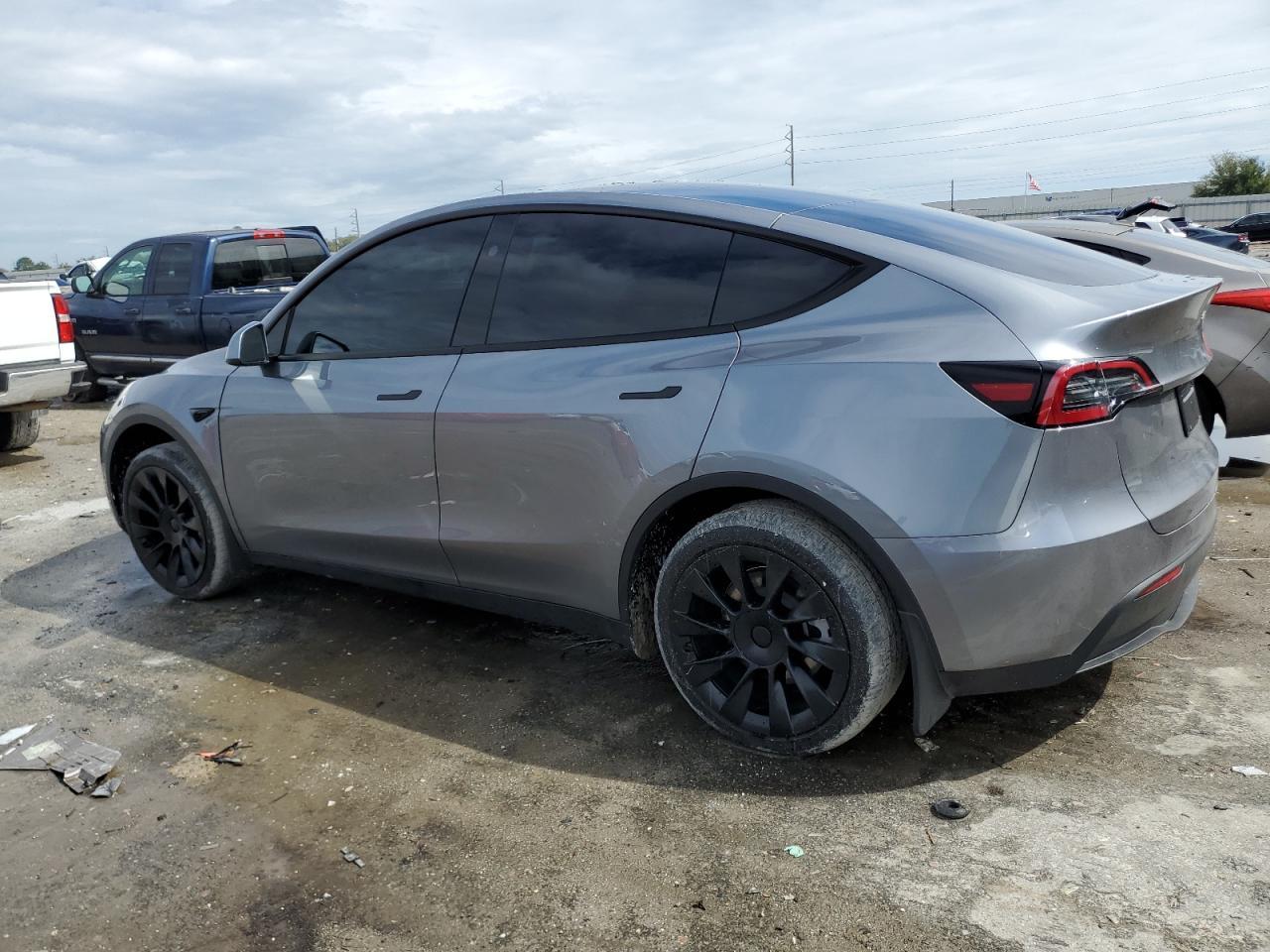 2024 TESLA MODEL Y - Image 2