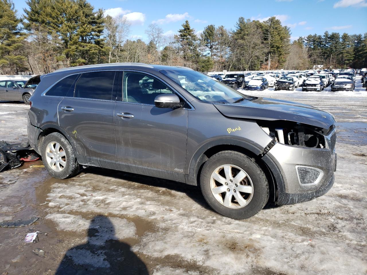 2016 KIA SORENTO LX - Image 4